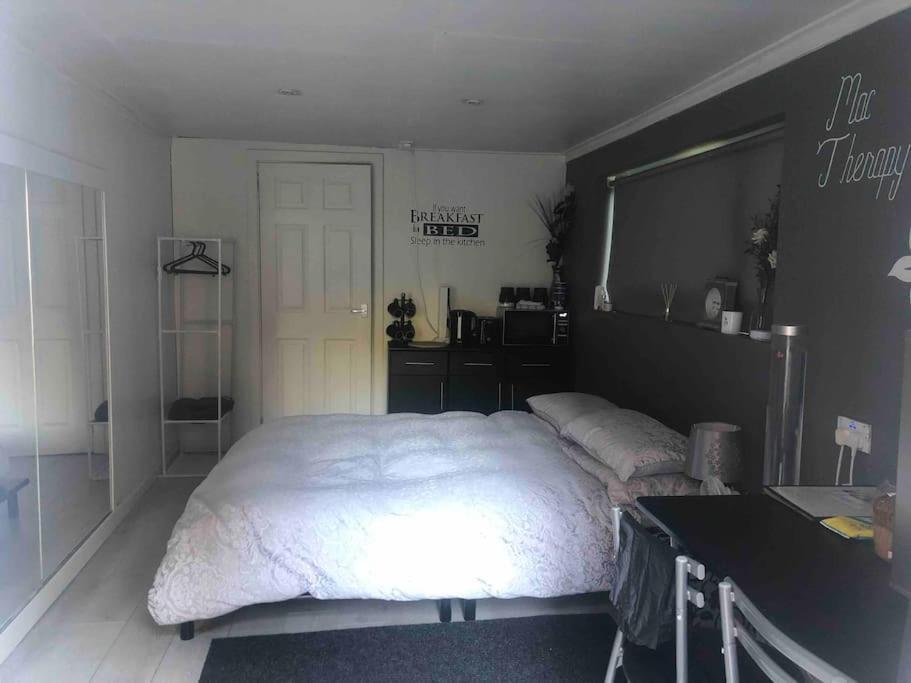 Belfast Private Room, En-Suite & Own Access Bagian luar foto